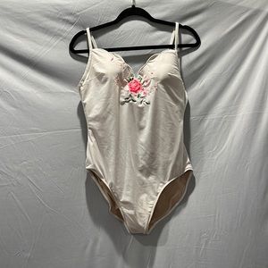 One piece swim suit